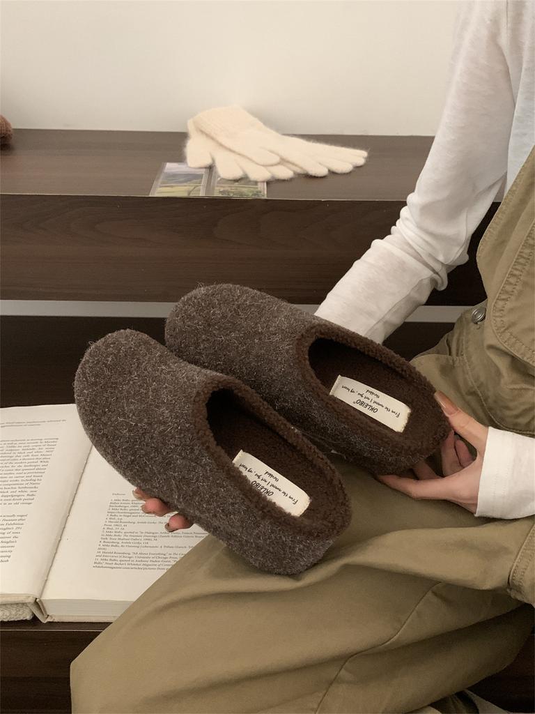 Birkenstocks for women's outer wear in the autumn and winter of 2025, new models that are not tired and have big, good-looking thick-soled hairy b