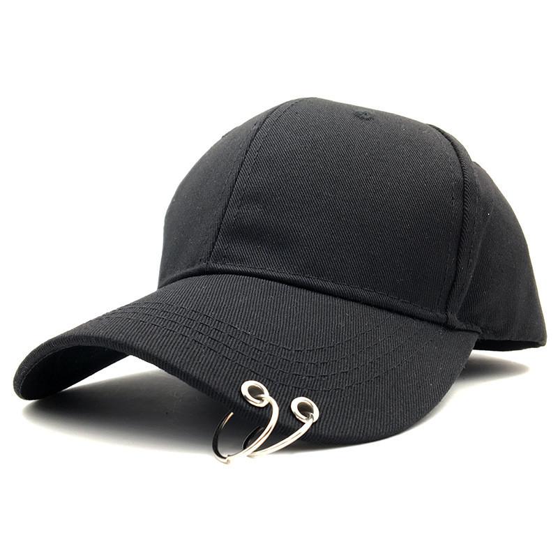 Minimalist Cotton Baseball Cap With Metal Ring For Sun Protection And Casual Wear