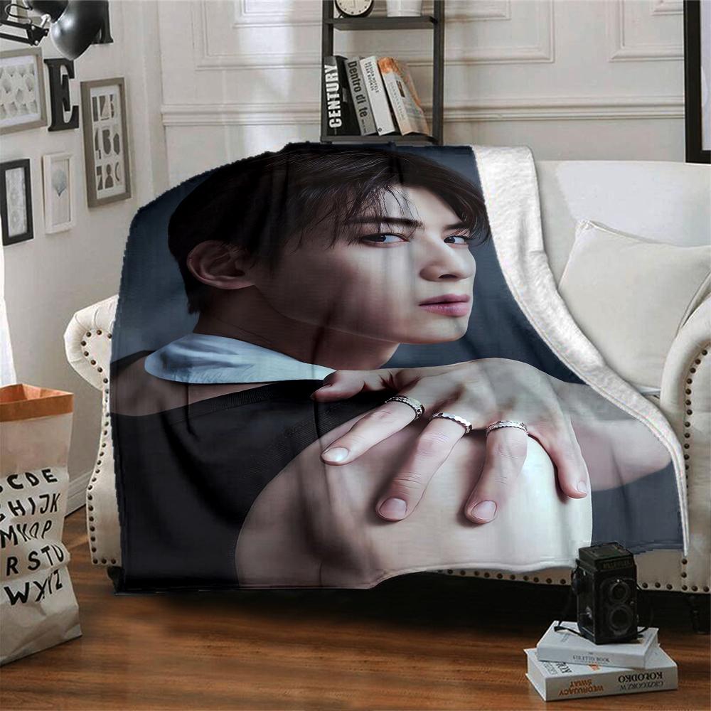 1Pc Cha Eun-woo Blanket Soft Comfortable Polyester Blanket All Season Warm Throw Bedroom Office Outdoor Use Ideal Christmas Gift Choice Print Home Bla