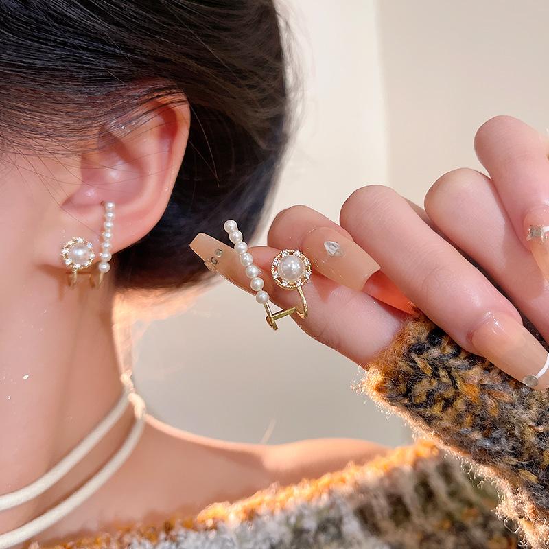 Baroque circle pearl earrings women s small personalized earrings fashion versatile earrings wholesale