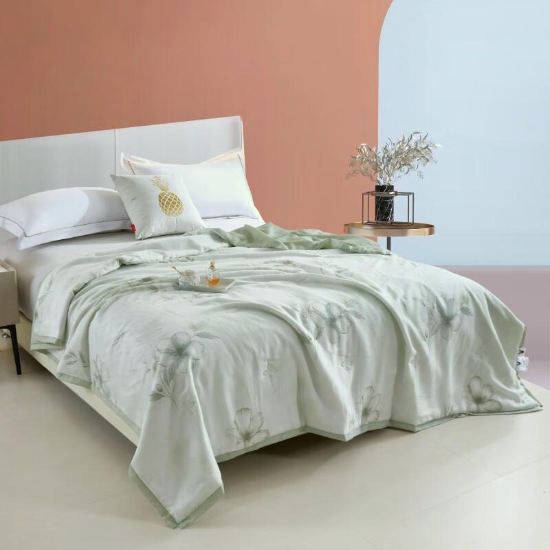 Playboy Cooling Summer Quilt