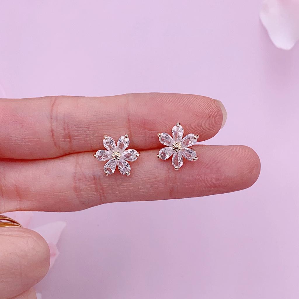 Petal Zircon Stud Earrings, Simple and Versatile Temperament, Small Personality, Super Flash Earrings, Earrings.