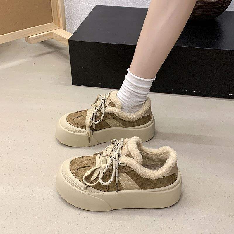 Platform bread shoes women's 2025 winter new heightening muffin piled warm wool cotton shoes casual sports board shoes