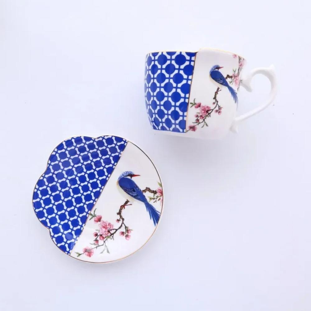 Luksusowy ceramiczny kubek ze spodkiem, europejski retro popołudniowy zestaw filiżanek do kawy i spodków, zestaw filiżanek dla par, kreatywne naczynia do picia