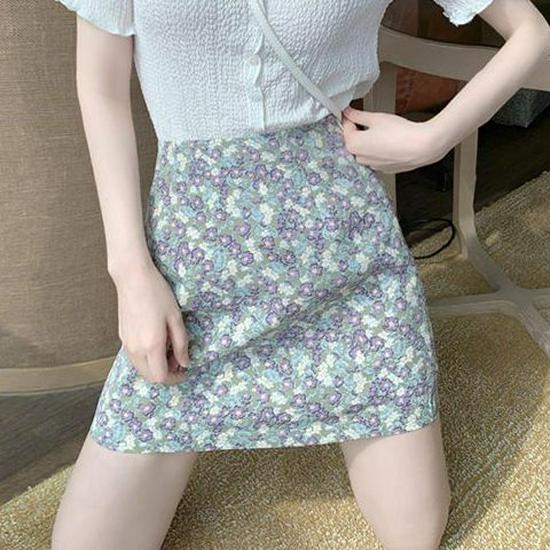 

Two-Piece Women s Summer Set: Purple Lace Collar Chiffon Top with Short Sleeves and Pleated Skirt. 2XL up to 135 jin