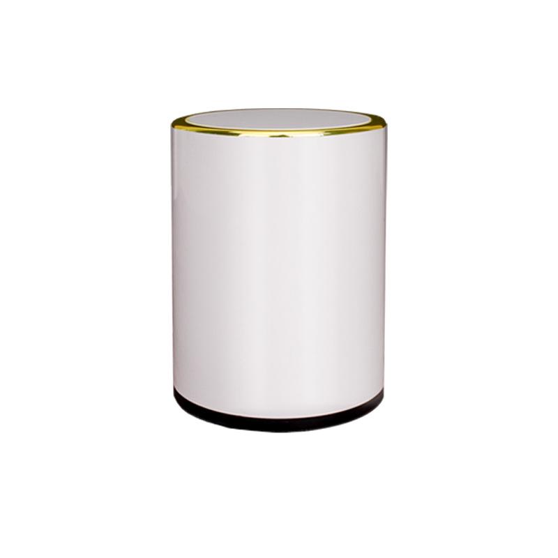 Hochwertiges personalisiertes Würfelbecher-Set: Trendiger Bar-Shaker mit bunten Würfeln, perfekt für Spiele und Wettbewerbe