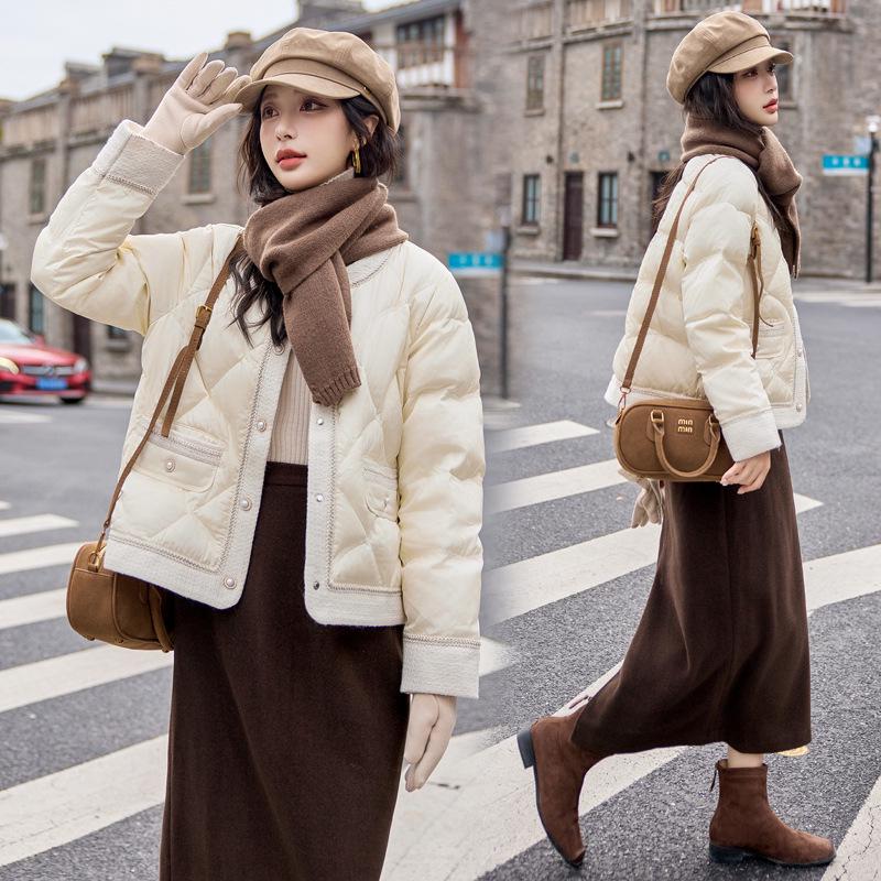 

Женский легкий пуховик с круглым вырезом и ромбовидным узором - Зимняя мода 90 Белый утиный пух M (110-125 Jin) бежевый