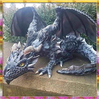 August. Garten Große hockende Drachenskulptur Wächterstatue Gartendracheskulptur Halloween Outdoor Gothic Dekor