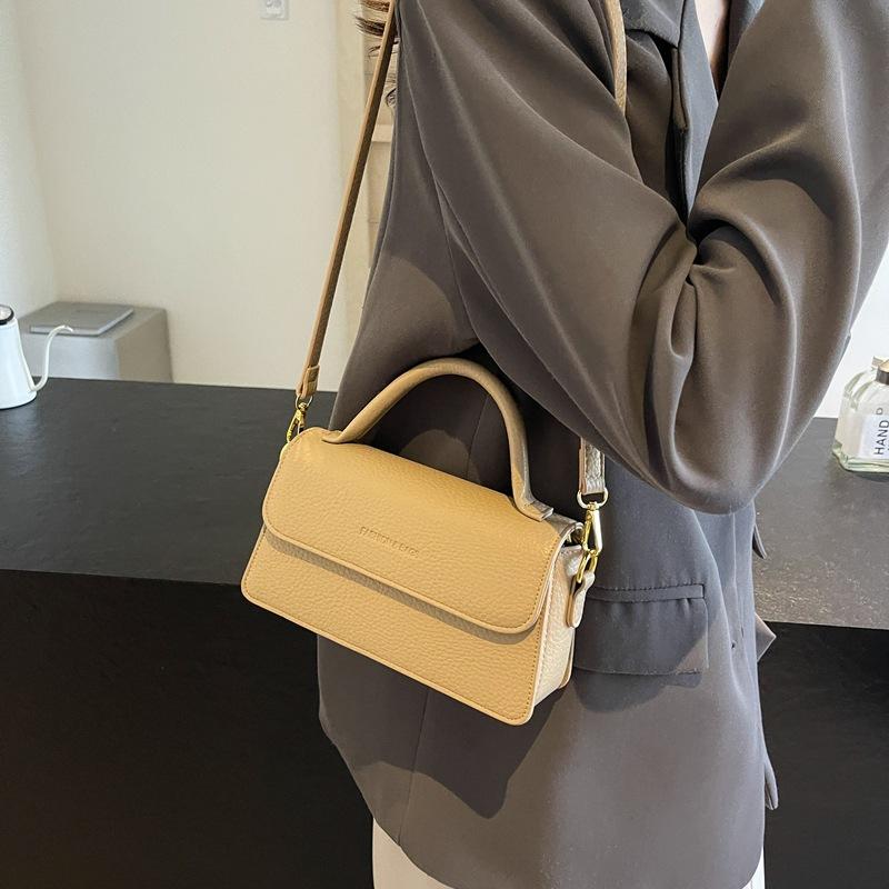 Premium sense retro brown bag women's 2025 new autumn versatile messenger bag fashion super hot portable small square bag