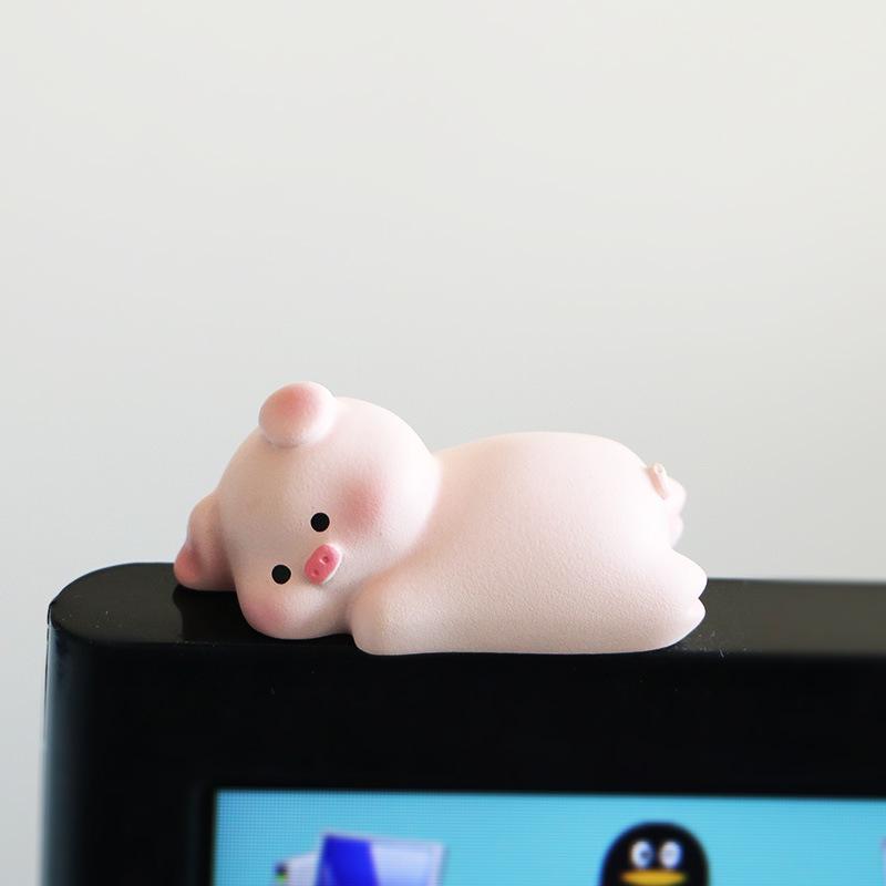 

Mini Computer Monitor Ornament: Car Dashboard Sleepy Doll Decoration Original