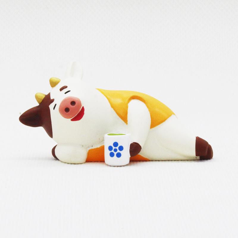 Zakka Japan Lucky Cow Japan Miniature Figurines Resin Craft Bookshelf Decoration Collectible Japan Decoration
