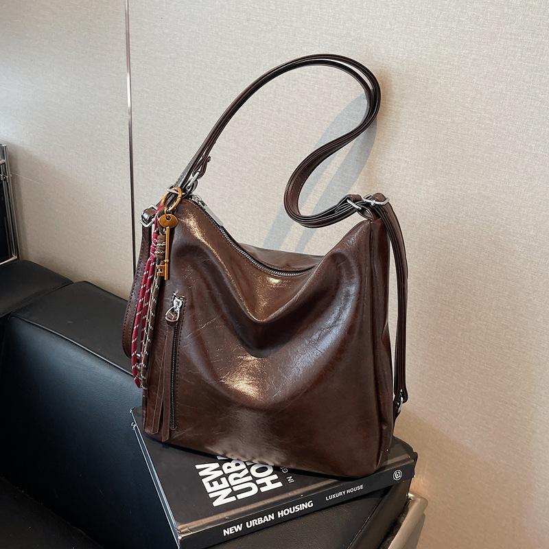 Large capacity bag women's versatile new casual fashion shoulder messenger backpack commuter tote bag