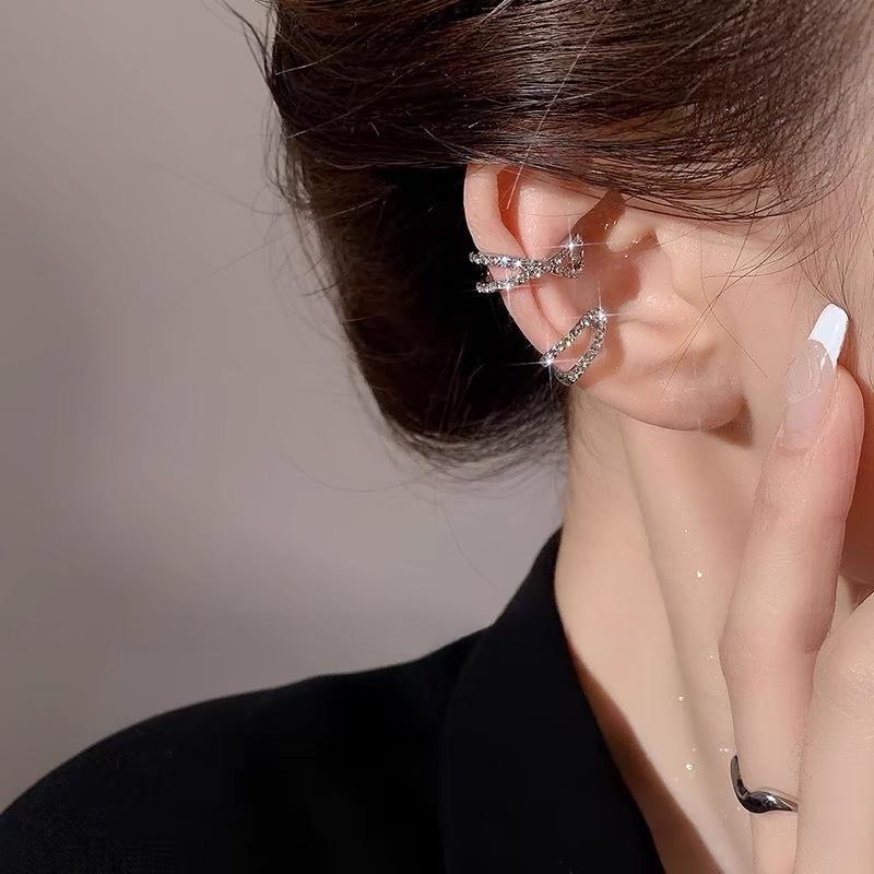 Wysokiej klasy srebrne minimalistyczne nausznice w kształcie serca: Modne kolczyki bez przekłuwania dla kobiet