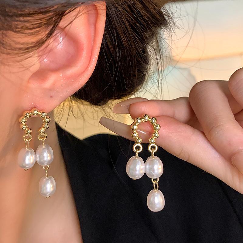 

Elegant Baroque Pearl Earrings for Women - S925 Silver, Versatile Luxury золотой
