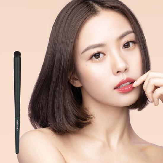 

Merry Saw Reel Edge Blending Brush, Korean popular cosmetic items
