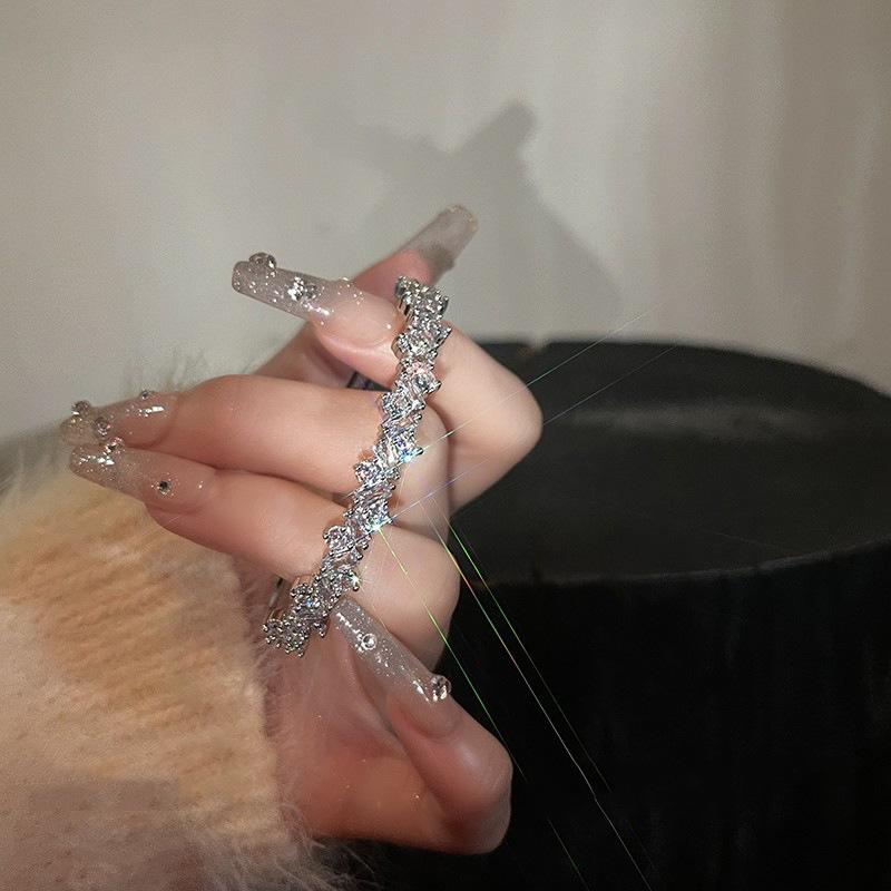 High-End Exquisite Flash Diamond Zircon Bracelet Women'S Opening Adjustable Light Luxury High-End Niche Design Bracelet Cold Wind