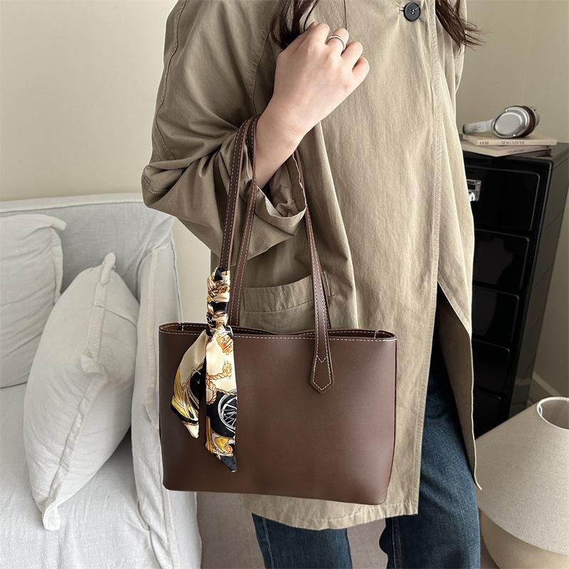 Tote Bag 2025 New Large-capacity Personalized Women's Bag Simple Work Commuter Shoulder Bag European and American Silk Scarf Tote Bag