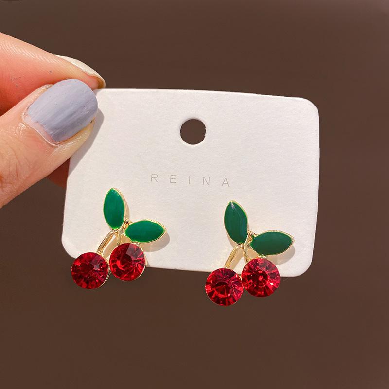 

Sweet Cherry Earrings for Women Red Cherry Fruit Stud Earring Cute Girl Simple Exquisite Edition Luxury Designer Zircon