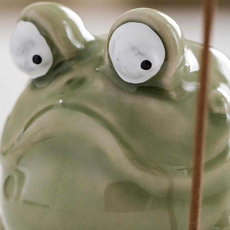 Large Eye Frogs Incenses Holder Ceramics Animal Miniature Statue Incenses Burners for Living Room or Bedroom