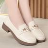 White comfortable shoes women's 2025 new soft leather soft sole soft leather women's shoes look good versatile commuter shoes with skirts