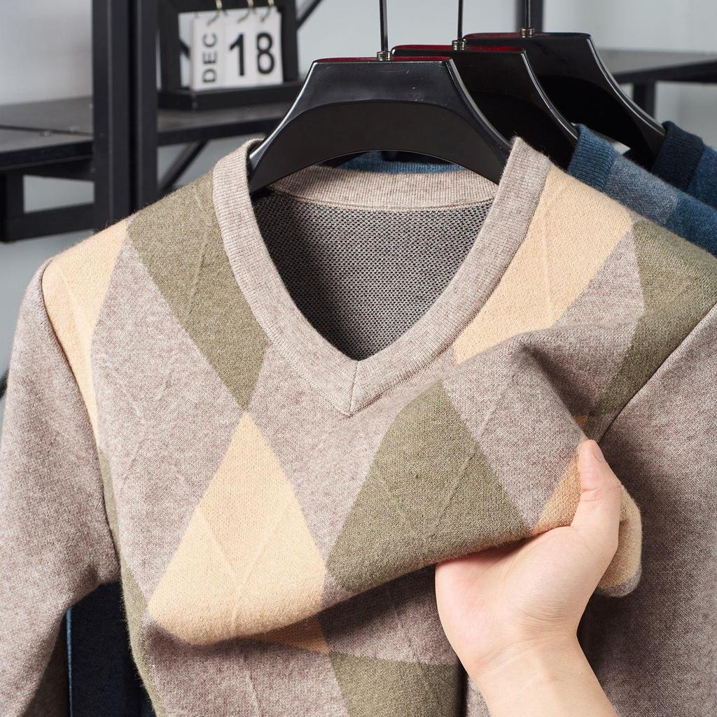 Autumn and Winter V-neck Sweater Men's Pullover Base Sweater Diamond Grid Jacquard Chicken Heart Collar Knitted Sweater