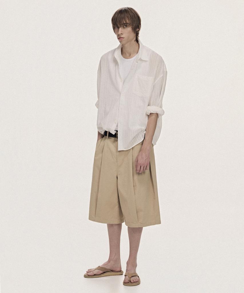 TAKEASY Deep Tuck Cotton Bermuda Shorts (Dark Beige)