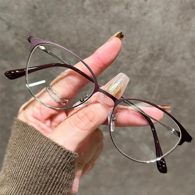 Retro Luxury Metal Frame Reading Glasses Women High-end Fashionable Anti Blue Light Presbyopia Glasses High-definition Lenses