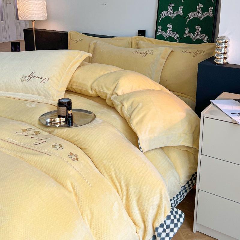 Jacquard Milk Velvet 4-Piece Winter Thickened Coral Velvet Quilt Cover