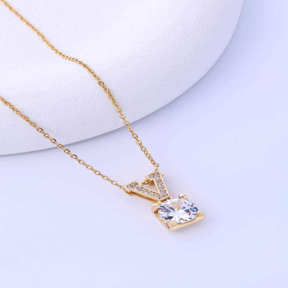 Necklace Hot Selling Korean Version, Light Luxury Style, Micro Inlaid Zircon Letter V Pendant, Fashionable and High-end, Versati