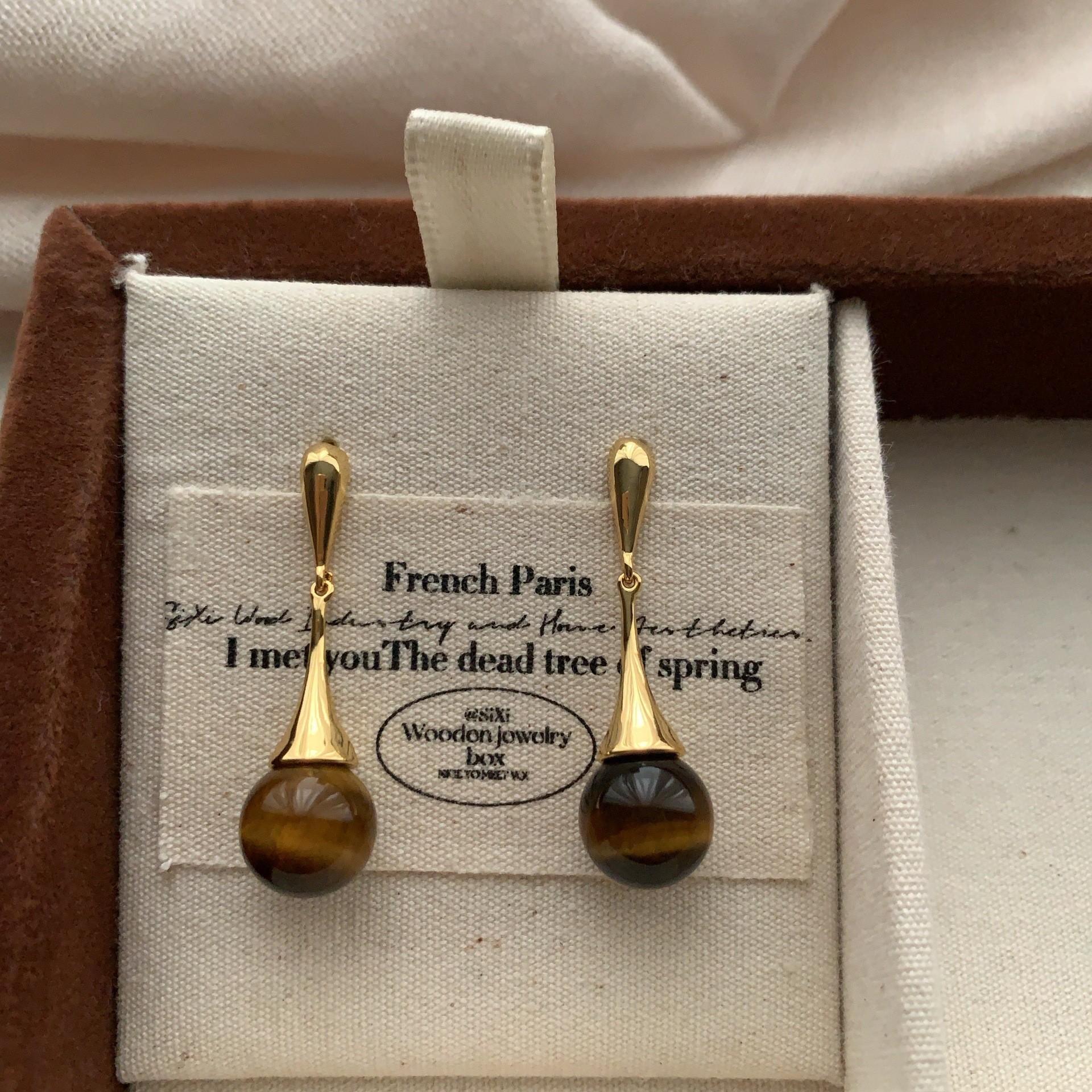 

French light luxury round bead earrings earrings retro elegant exquisite niche fashion high fashion cool versatile daily earrings