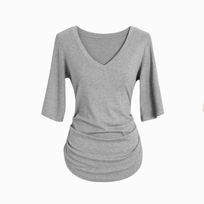 

Женская одежда больших размеров лето 2025 новая тонкая прикрывающая мясо стройнящая нижняя часть топ черный повседневный модный футболка с рукавами-крылышками M серый