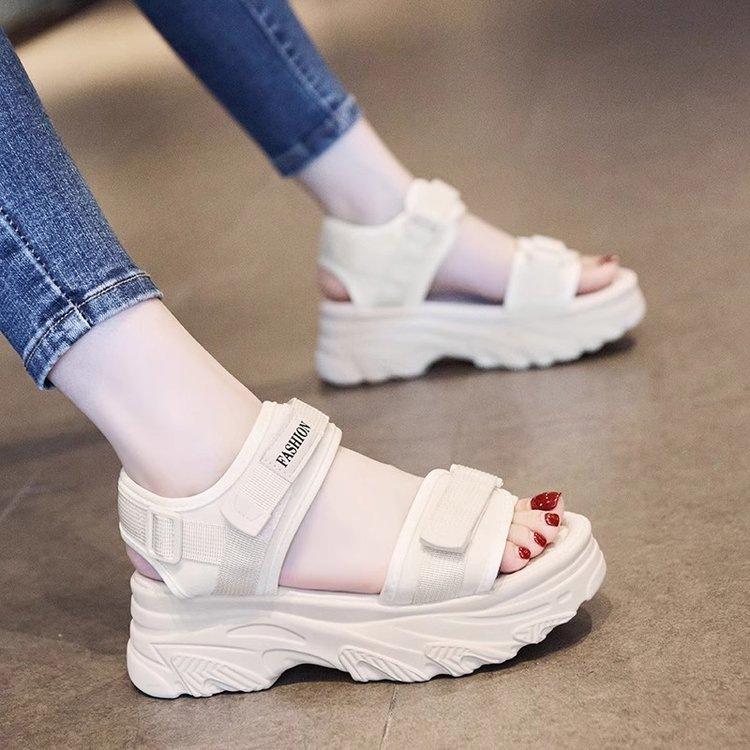 

Small sports sandals women s 2025 summer new versatile platform women s shoes fashion explosion casual beach shoes 40