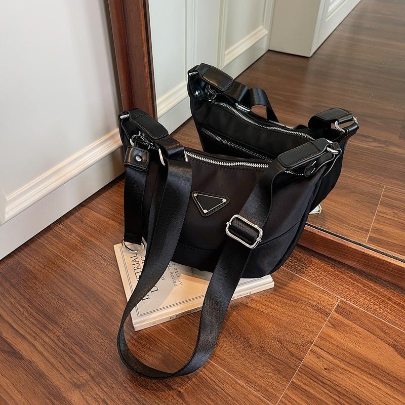 Casual versatile summer niche bag women's new fashion messenger bag popular sports style dumpling bag