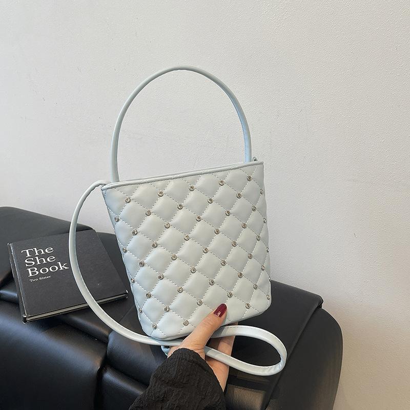 Rhombus Embroidery Thread Small Bag Women's New Summer Popular Versatile Chain Messenger Bag Exquisite Bucket Bag