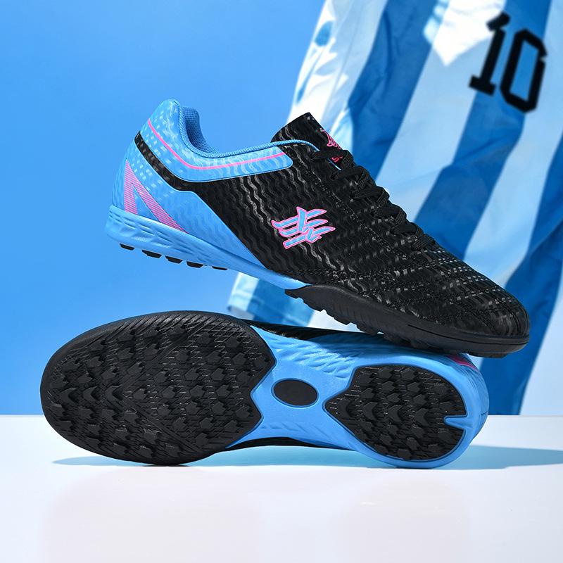 Professional Youth Futsal Low-Top Lace-Up Football Shoes with Long Studs