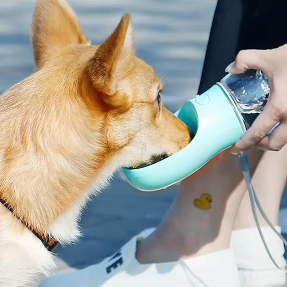 Pet Water Cup Dog Outdoor Portable Large Capacity Outdoor Cat Drinking Fountain Dog Drinking Water Cup Drinking Water Feeding