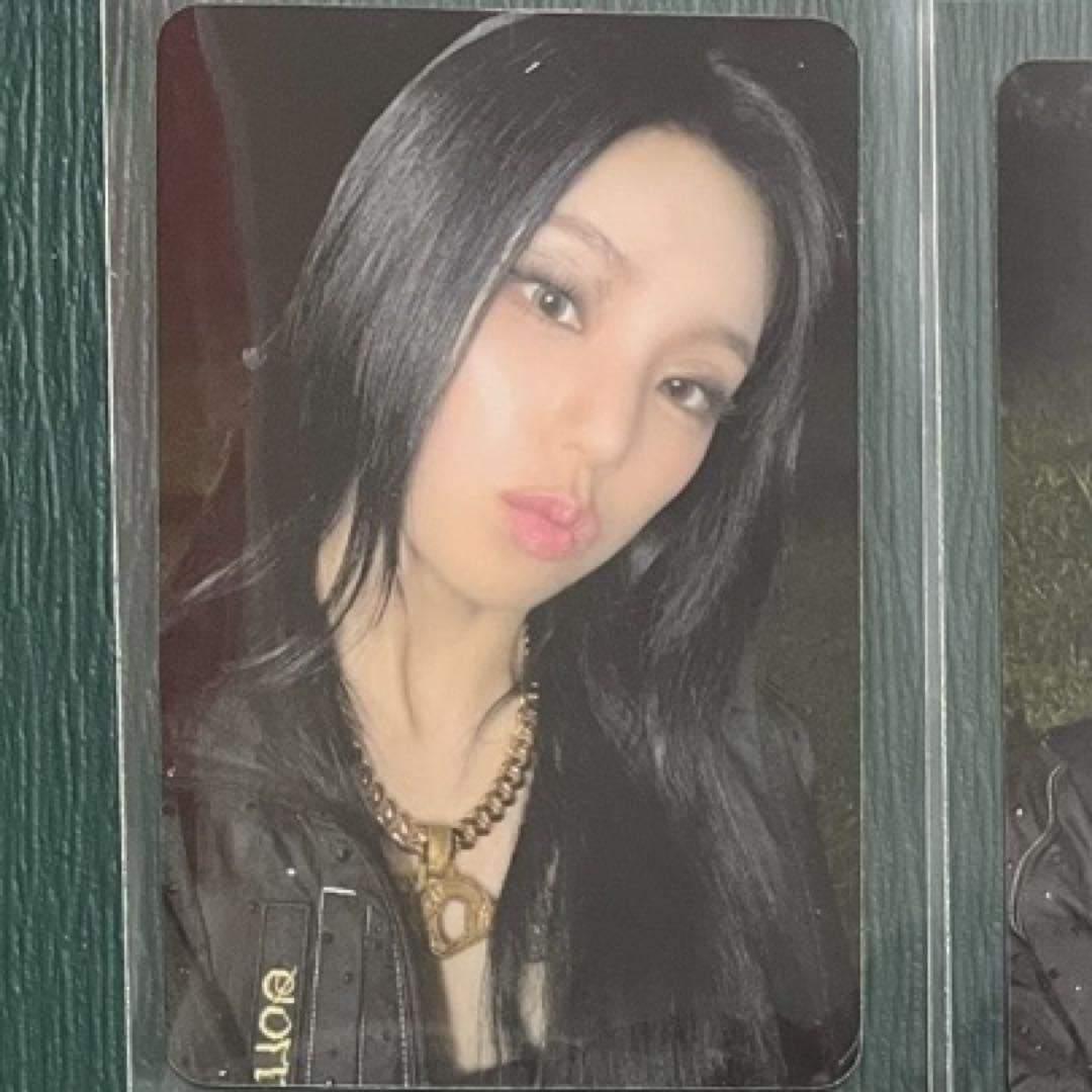 

[USED] ITZY GOLD STARRIVER Pre-order Limited Edition Necklace Trading Card