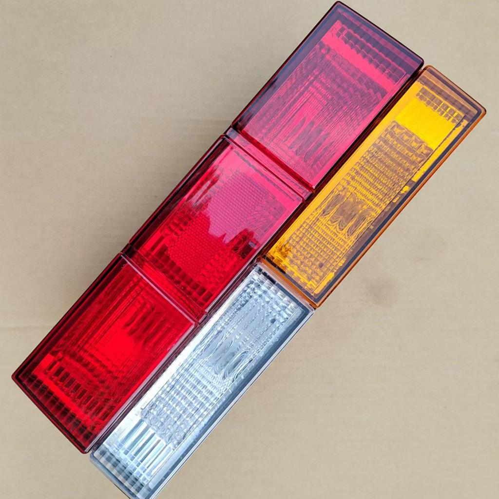 Tail Light Assembly for DeLong K3000 Light Truck - Brake, Turn Signal, Rear Combination