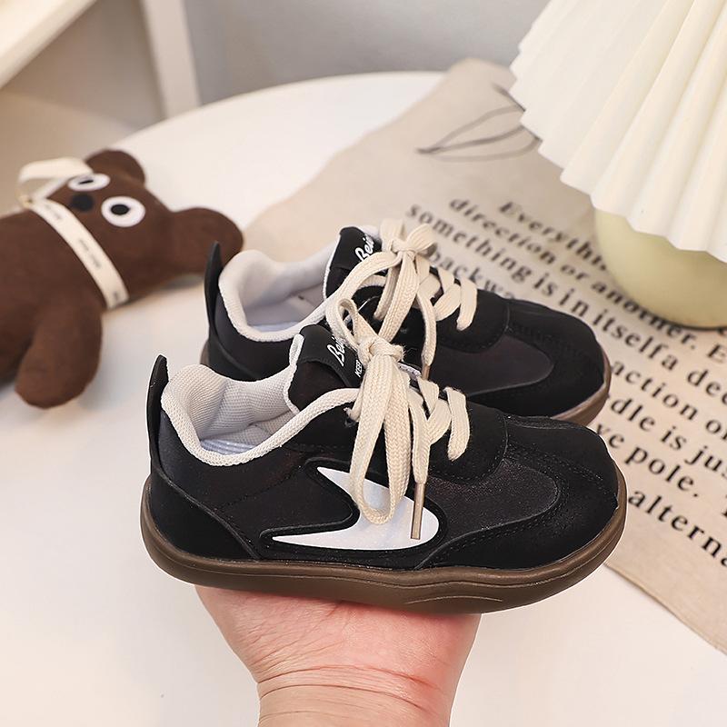 

Детская спортивная обувь 2025 новая весна и осень мягкая подошва кеды для мальчиков низкие дышащие туфли для девочек кроссовки Форрест Гампа для малышей 33 чёрный