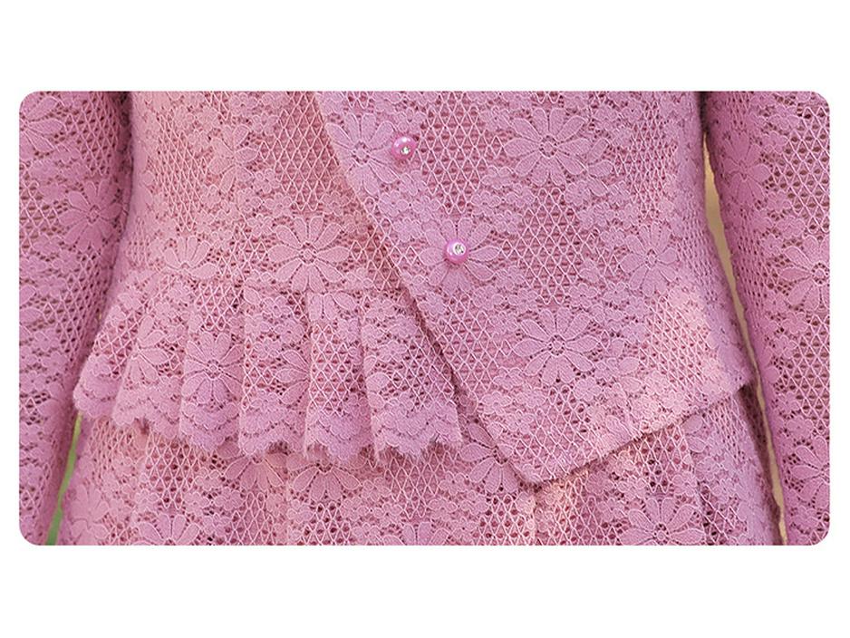 Elegantní a osvěžující krajkové šaty pro ženy středního věku