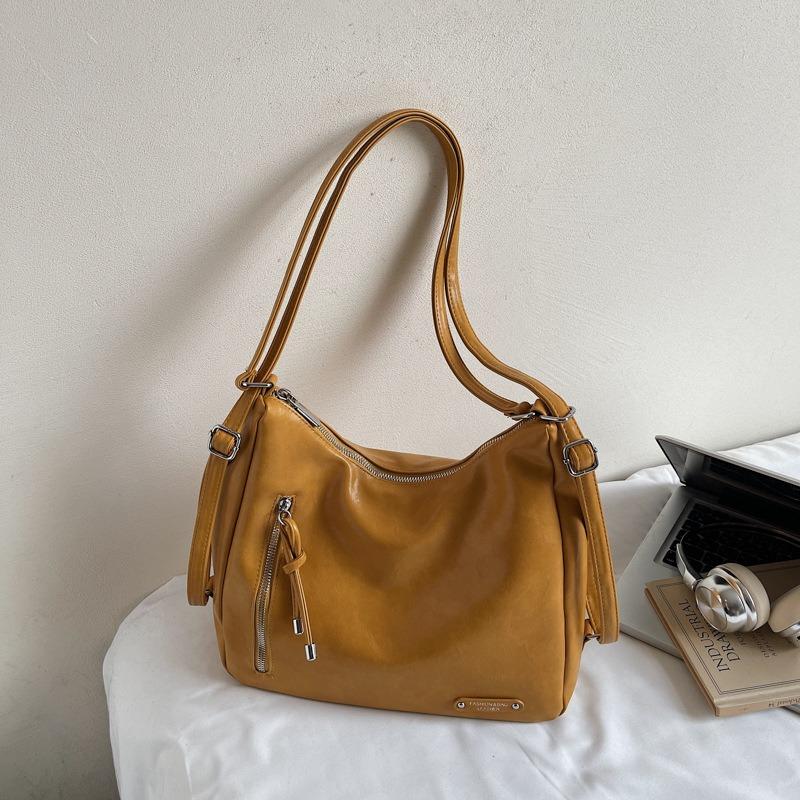 Commuter tote bag women's large-capacity new autumn and winter retro shoulder messenger bag fashionable backpack