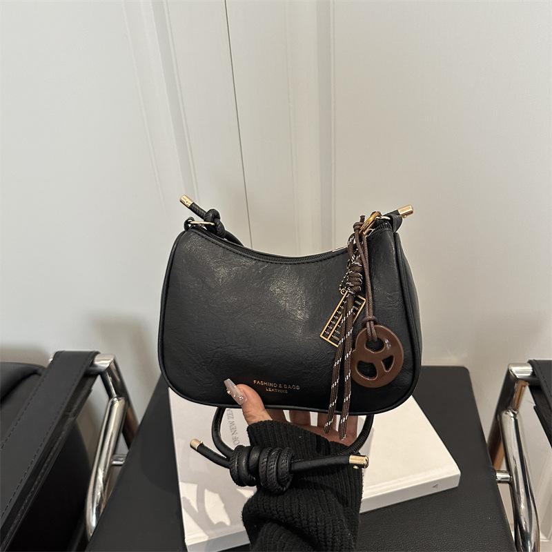 Premium Bag Women's Autumn New Commuter Armpit Bag Fashionable Simple Niche Design Shoulder Messenger Bag