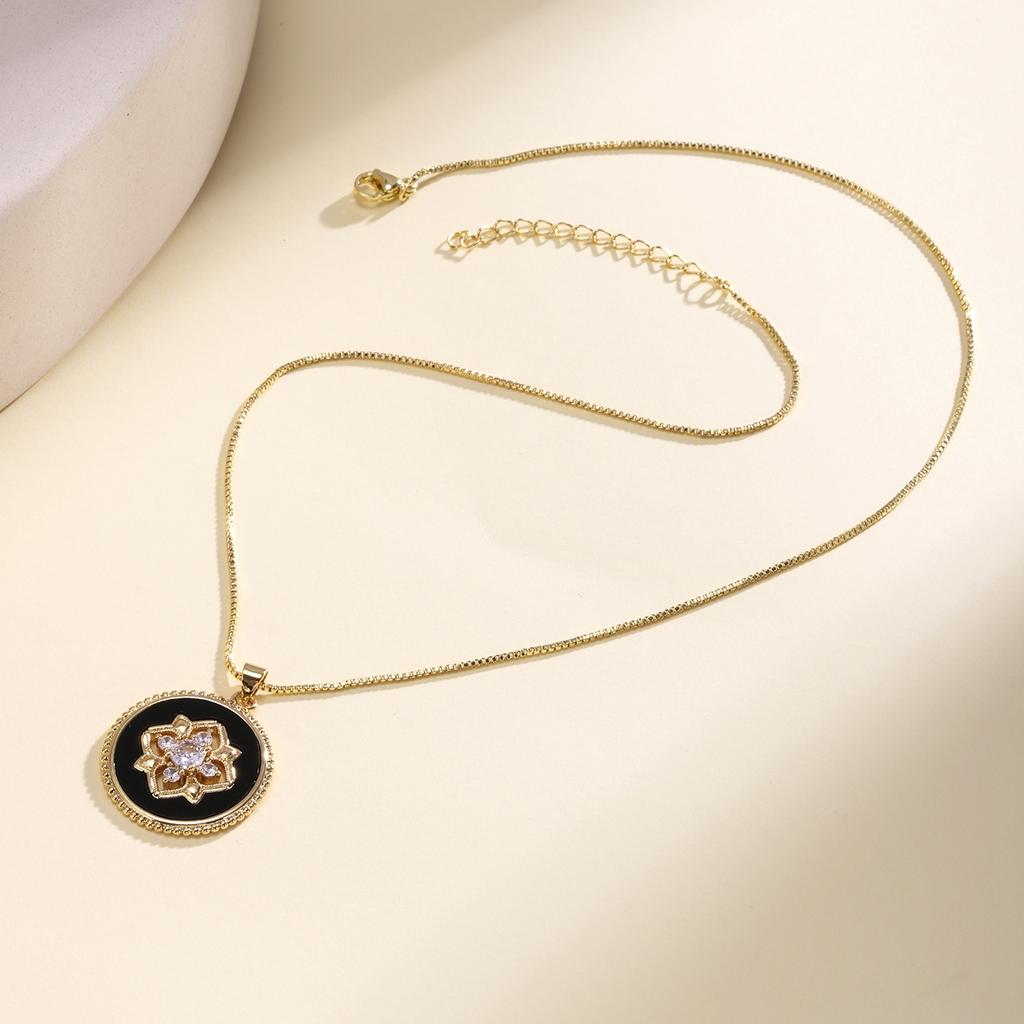 Nidin Vintage Flower Design Round Pendant For Women Light Luxury Zircon Inlaid Lucky Choker Necklace Fashion Jewelry Fine Gifts