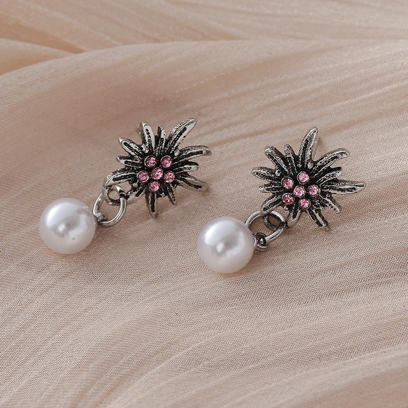 

Ретро серьги-пусеты Эдельвейс: Винтажный сплав, дизайн с цветами розовый