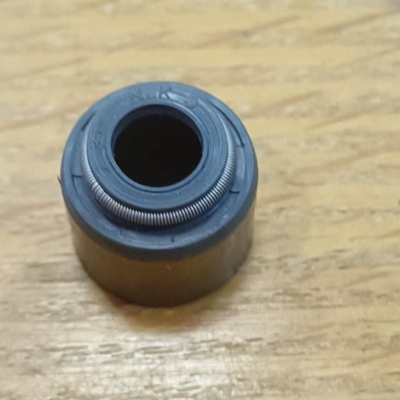 8PCS Valve Stem Seal MD197467 For Mitsubishi Paiero Montero L200 L300 Triton Space Gear