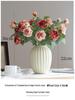 Composizione di Fiori Finti Rosa con Bordi Bruciati Retrò per Decorazione del Soggiorno o del Tavolo da Pranzo