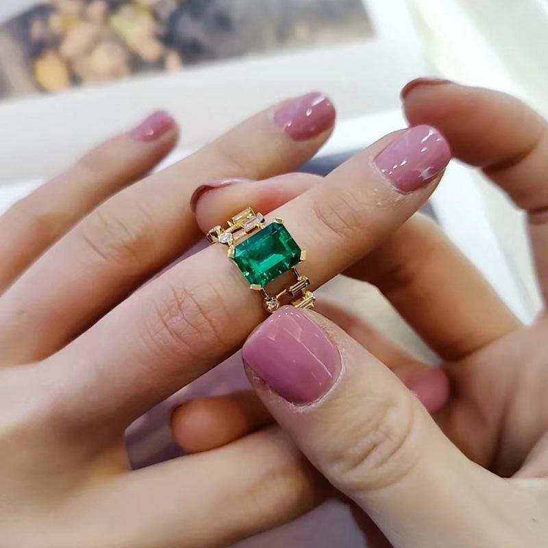 Emerald Gem Women s Hollow-Out Ring - Simple, Cool, Versatile Style with Internet Celebrity Appeal; Ideal Gift. Size 6