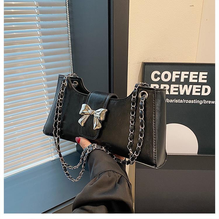 

Сумка подмышкой женская 2024 новая красивая женская нишевая дизайнерская персонализированная модная повседневная сумка-мессенджер через плечо чёрный