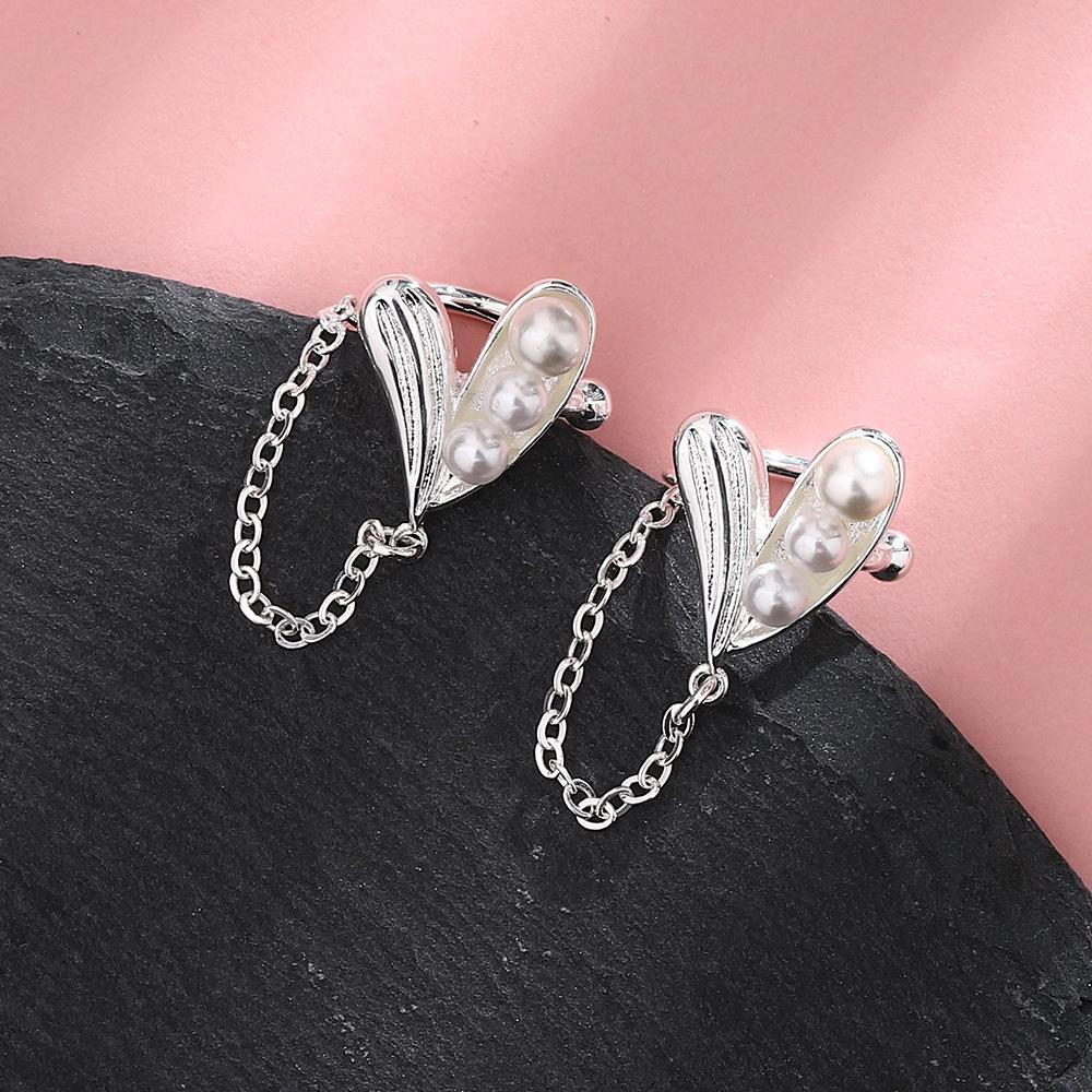 Quastenförmige herzförmige Ohrclips, Leichte Luxus-Feenperlen-Ohrringe ohne Ohrlöcher, Süße und coole asymmetrische Liebes-Ohrknorpelclips für Damen