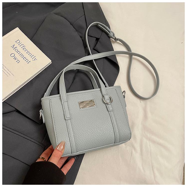 Small bag women's summer versatile new simple casual messenger bag is now popular bucket bag